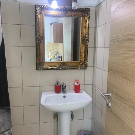 Appartement Close To Train Station Larissa