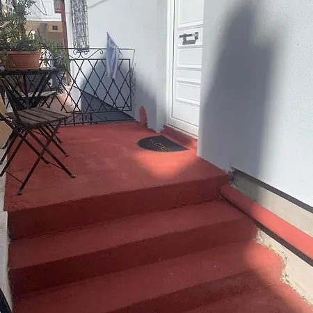 Close To Train Station Apartament