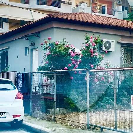 Close To Train Station * לריסה