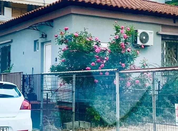 Close To Train Station * Larissa