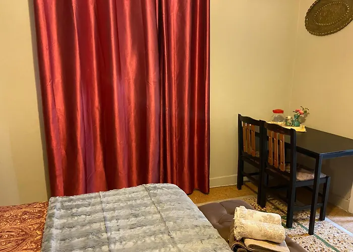 Close To Train Station * Larissa